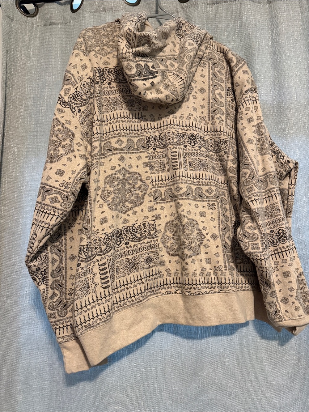 Ariat Tan Paisley Hoodie Sweatshirt with Black Logo - Picture 2 of 3